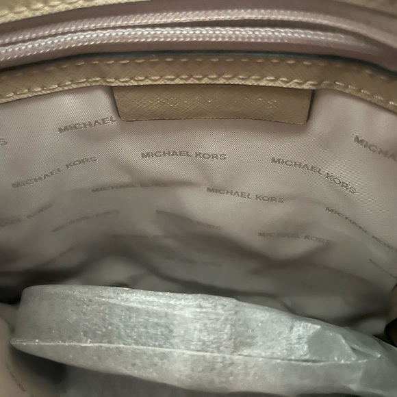 NWT/NWOT Michael Kors Shoulder Bag - Picture 5 of 7